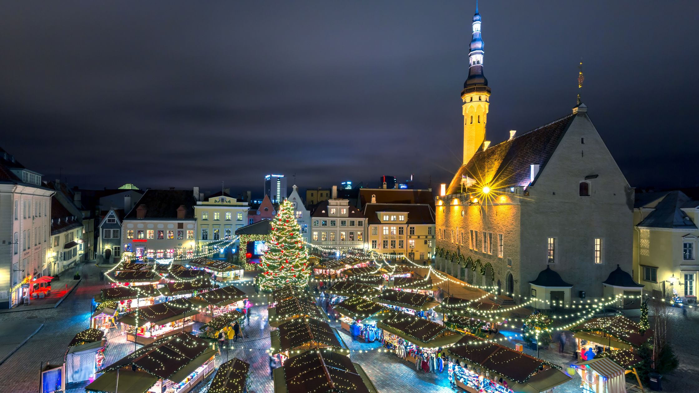 Plan your Estonian Christmas budget wisely. Enjoy traditions, smart shopping and festive celebrations without January debt.